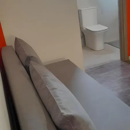 Vasilis Guesthouse By The Airport Mikrománi