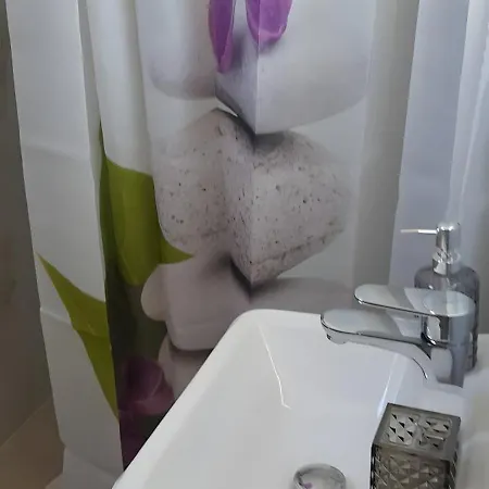 Vasilis Guesthouse By The Airport 3* Mikrománi