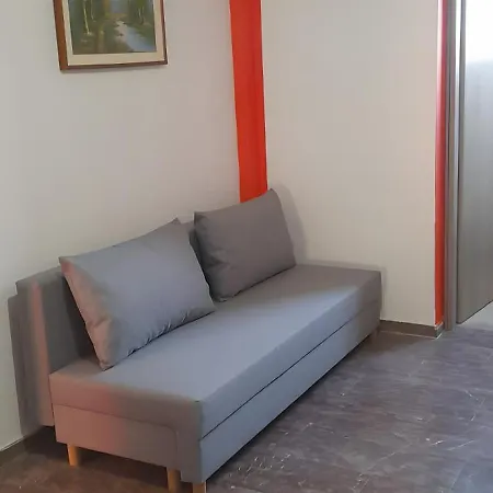 Vasilis Guesthouse By The Airport 3* Mikrománi